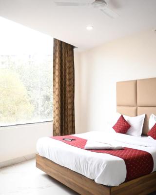 Yashobhoomi Inn - 500 mtr from Yashobhoomi Dwarka Gate no 6