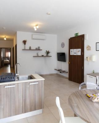 Modern & Central 2 bedroom & 2 bathrooms apartment