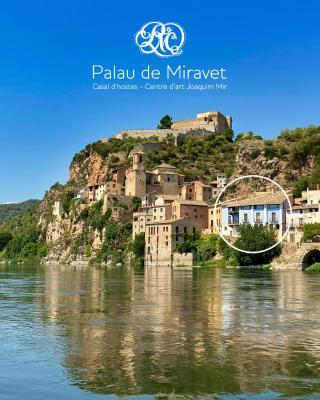 Palacio de Miravet, casa monumento y galería de arte frente al río Ebro