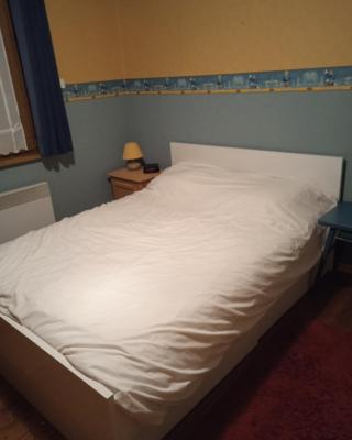 Chambre à la campagne ,au Soleil levant