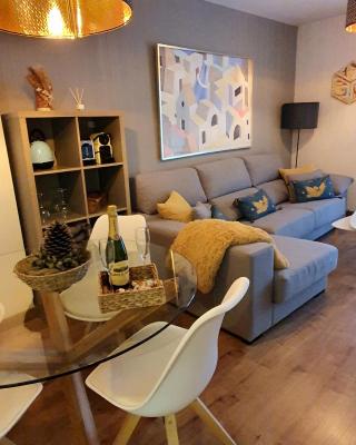 EL ÚNICO apartment with jacuzzi and art