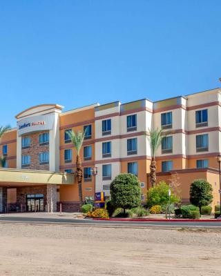 Comfort Suites Glendale - State Farm Stadium Area