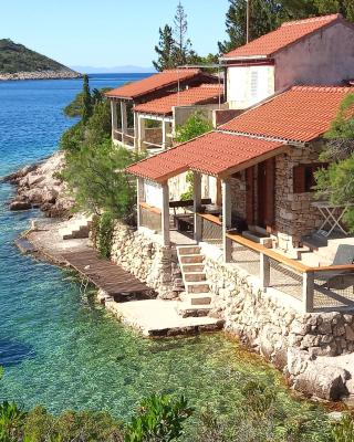 Sea side house for two in a wilderness