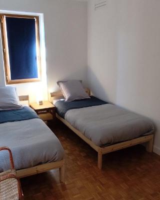 Appartement 2 pièces aux pieds de la Cathédrale dans logis du 15ème siècle