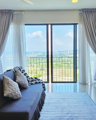 Minimalist Trefoil studio Setia Alam linked bridge to SCCC and SCM for 2-4 pax