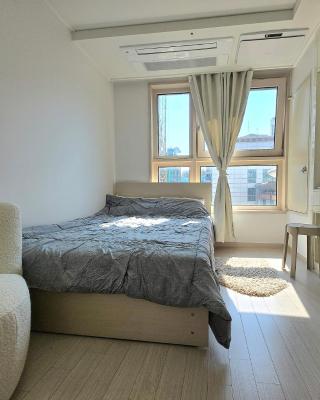 13 Cozy house with city view