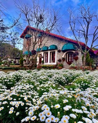 Dalat Train Village