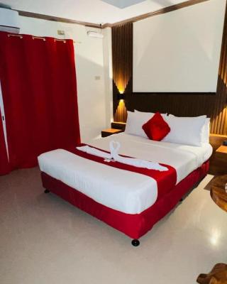 Red Palm Inn balcony room with Netflix