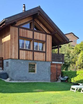 Charmante maisonnette avec vue sur les montagnes