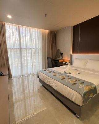 Skyport Hotel