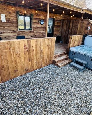 The Hideaway Cabin with Hot Tub