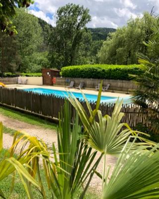Camping Les Berges Du Doux