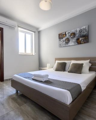 F9 Room 1, Private Double room with private bathroom in shared Flat