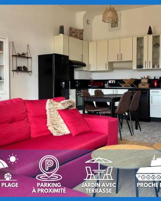 Les Douves Duplex 5 personnes lumineux avec jardin et terrasse aménagée , vue sur château à 5mn de la mer, proche Omaha Beach et Bayeux
