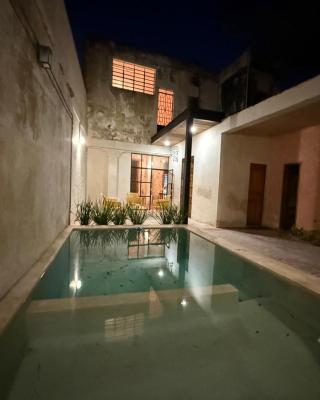 Casa para 10 persona con Piscina, Mérida Centro, Casa Nido Rosa