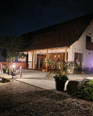 Rooms & Wine Lilek