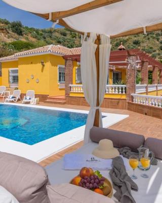 Villa Raquel Torrox by Ruralidays