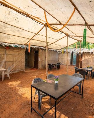 Page three stays and backpackers hostel
