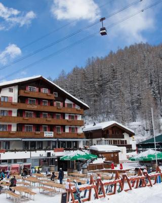 Hotel THE LARIX ski-in ski-out