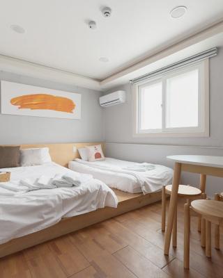 Dawoo House 2 in Hongdae