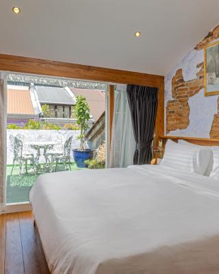 Twelve 8 Boutique House
