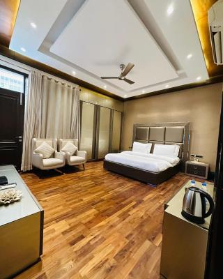 Luxury HomeStay Prime Location, South Delhi