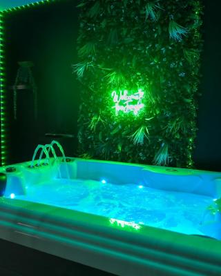 Ô Spa Privatif - Luxury Suite - JACUZZI-SAUNA-NETFLIX-FISHSPA-SERVIETTES-PEIGNOIRS-SANDALES-CAFE