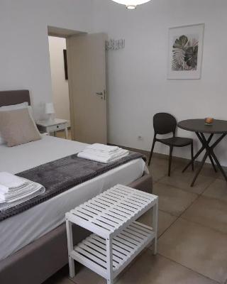 Efebo Rooms
