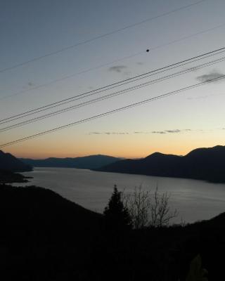 Lago Maggiore holiday house, lake view, Vignone