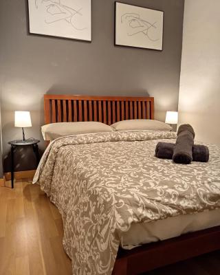 Private doble & single rooms in the city center metro L5 & L1 Mallorca street