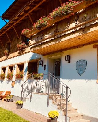 ALM SEASONS Premium Chalet & Studios