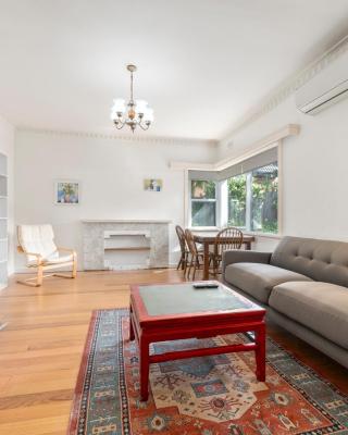 Spacious, Light filled, One Bedroom House by the Beach