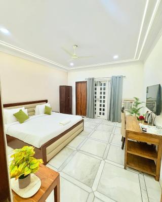Gulmohar Residency, Hauz Khas New Delhi, Couple Friendly
