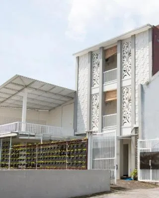 Super OYO 3350 Cozy Residence Syariah