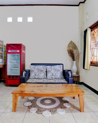 OYO 1I3676 Wisma Al-fahmi Syariah