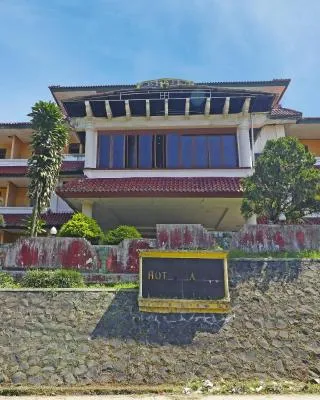 Super OYO 90382 Hotel Sarah Sukabumi
