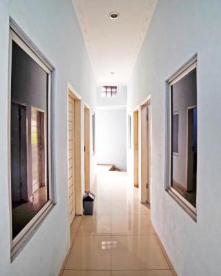 OYO 90922 Gurusinga Guesthouse