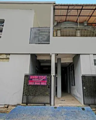 OYO Life 91592 Aaliya Guest House Syariah