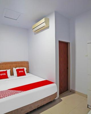 OYO 92342 Hotel Batik Traveller