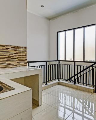 OYO 92556 Jkk Sweet Room