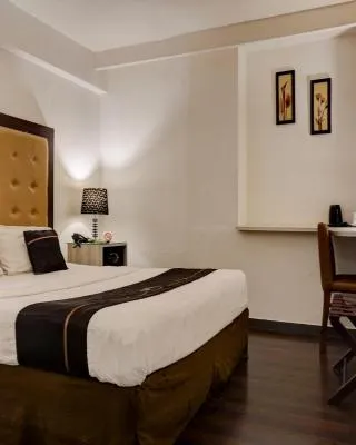 Super OYO Townhouse Oak Grand Orienchi