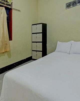 SPOT ON 92882 Penginapan 3 Bersaudara Near Pasar Sengkol