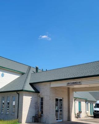 HomeTown Inn By OYO Texhoma, OK