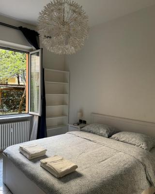 Guest House in Elegant apartment close to the center