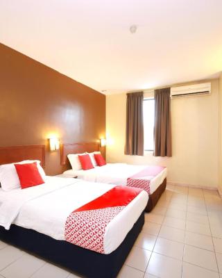 Super OYO 447 Comfort Hotel Meru