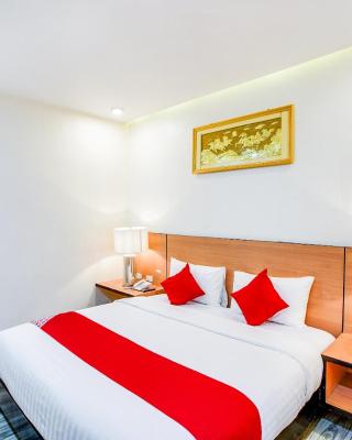 OYO 489 Casa Mia Hotel Suites