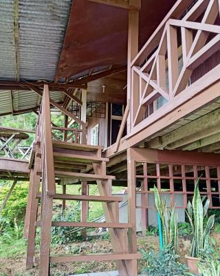 OYO Home 90430 Mountain Resthouse
