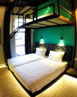OYO 90899 Tube Hotel Melaka