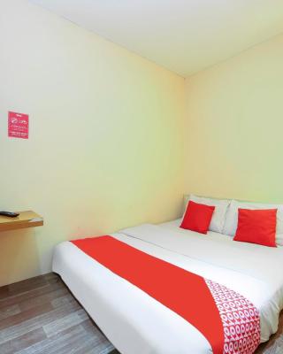 OYO 479 The Green Hotel