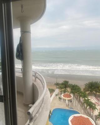 Habitación con baño privado vista al mar